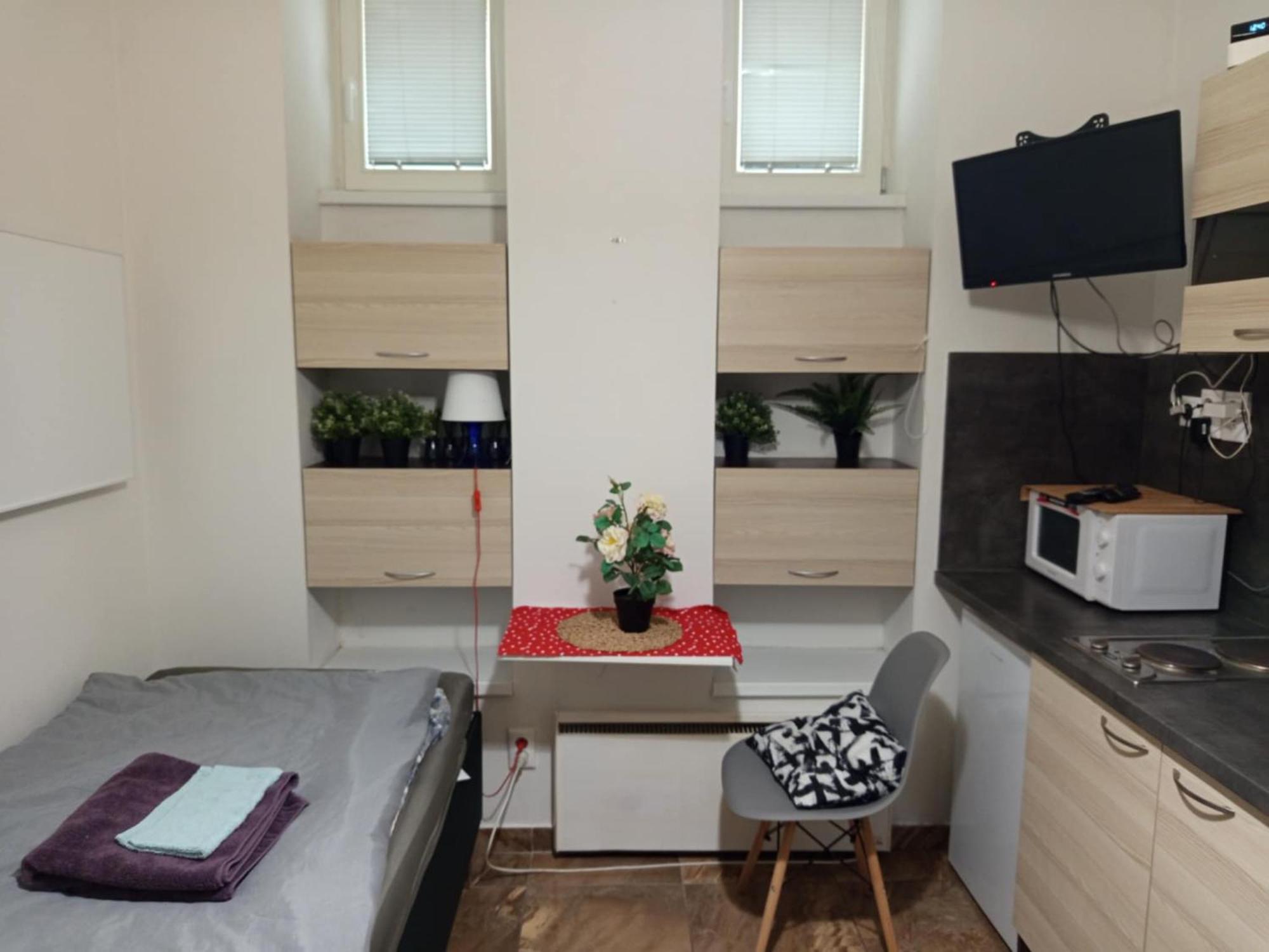 Apartman Studio12 *