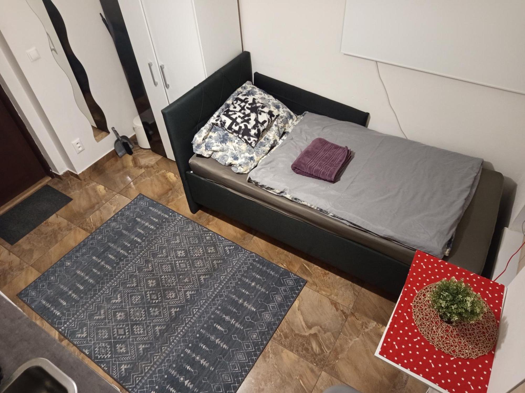 Studio12 Apartman *
